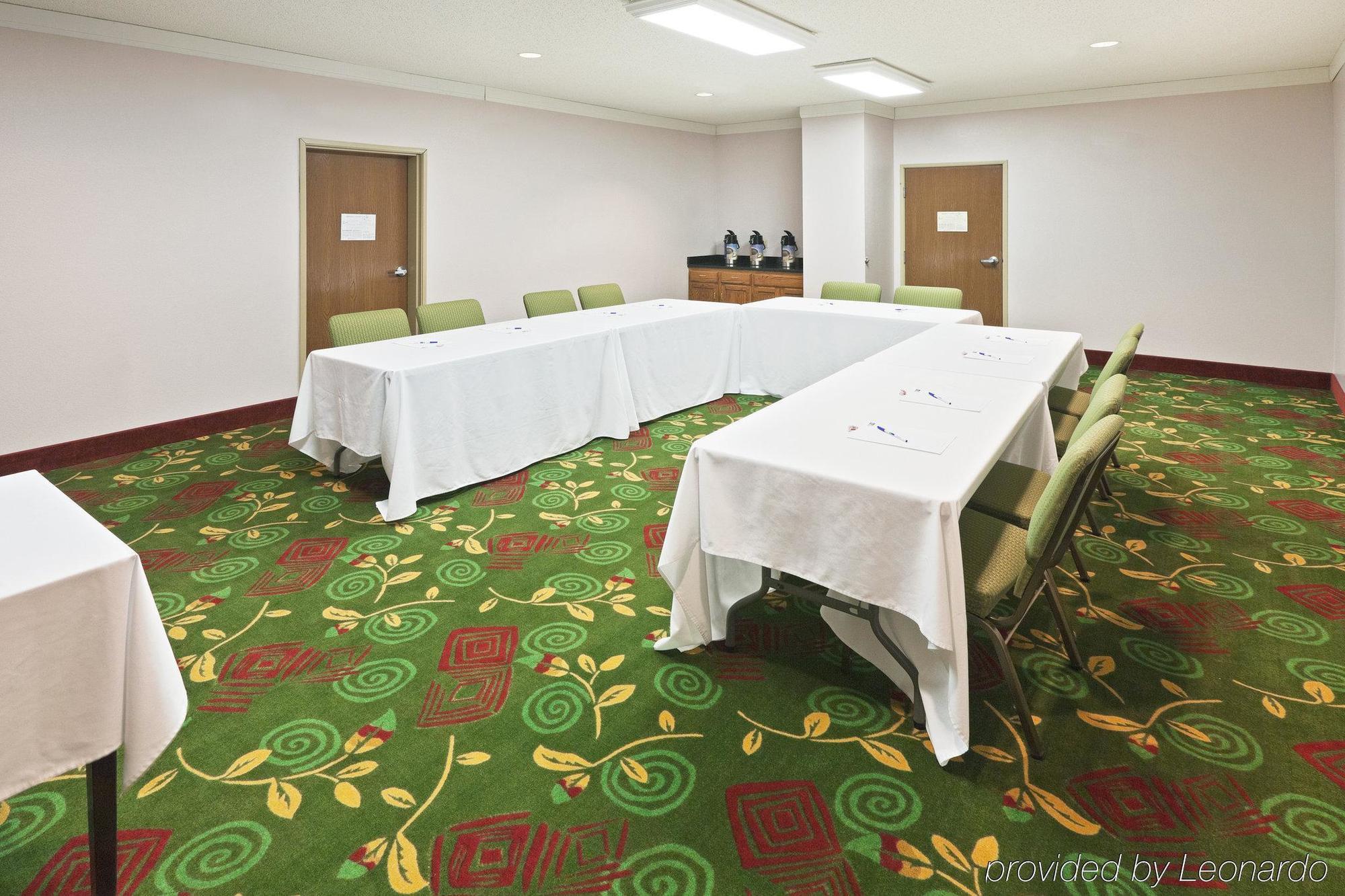 Holiday Inn Express Hotel & Suites Plainview By Ihg Удобства фото