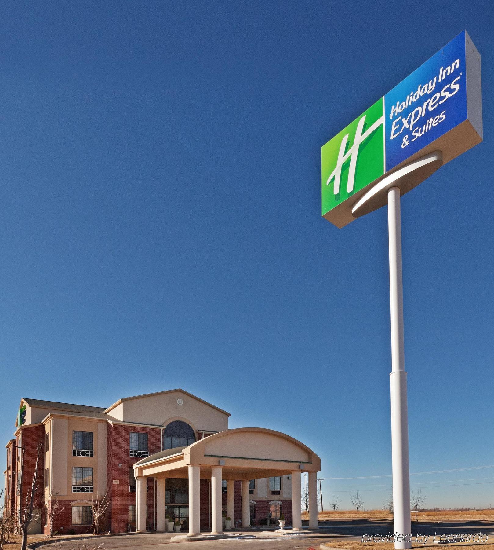 Holiday Inn Express Hotel & Suites Plainview By Ihg Экстерьер фото